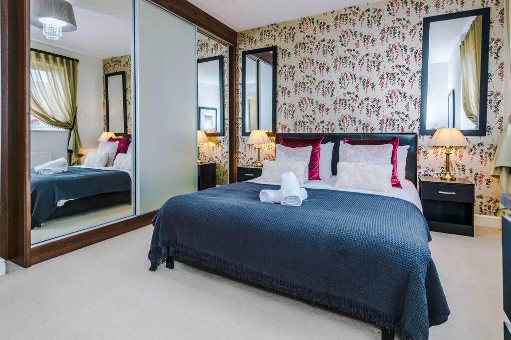 Stylish Townhouse Chester City Centre With Parking Екстериор снимка