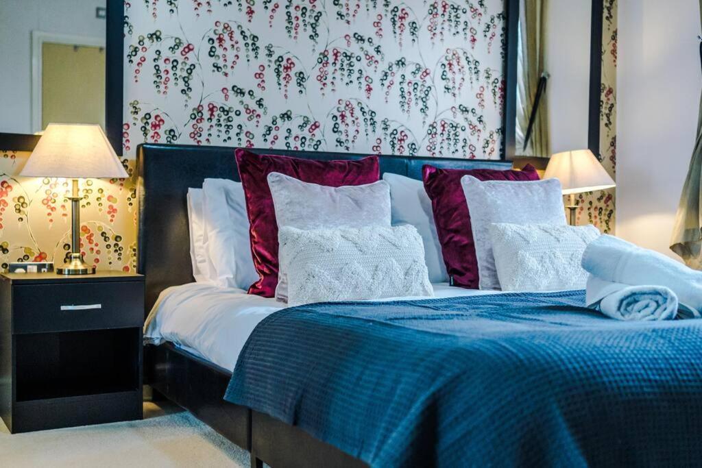 Stylish Townhouse Chester City Centre With Parking Екстериор снимка